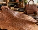 چرم شترمرغ چیست و ویژگی‌های چرم طبیعی شترمرغ